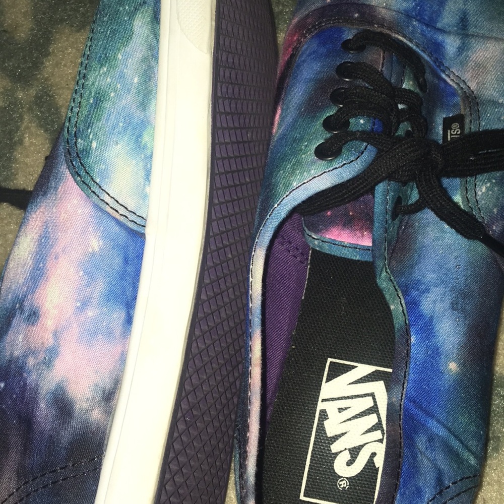 Vans. - Picture 4 of 4